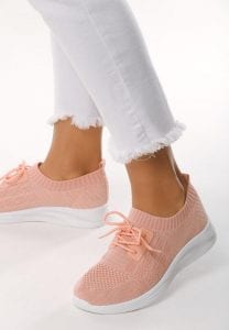 Jak czyścić jasne buty sportowe