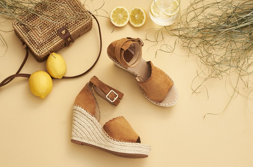 Espadryle na koturnie – idealne obuwie do letnich stylizacji