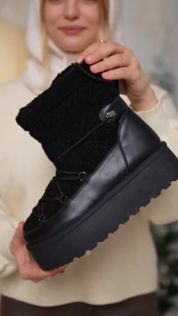 Styl, który trzyma ciepło.
Jedna porządna kurtka i śniegowce, które nie boją się mrozu - to Twoje zimowe must-have.
Zanim temperatura spadnie: uzbrój się w komfort i wyglądaj przy tym świetnie.
🔍 kurtka 398565
🔍 śniegowce 354426