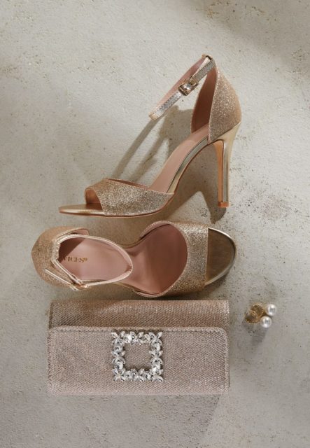 Blask, który idealnie pasuje do wyjątkowych chwil. ✨
Złote sandałki ślubne stworzone z myślą o Twoim wielkim dniu – eleganckie, kobiece i gotowe towarzyszyć Ci od pierwszego kroku do ołtarza aż po noc pełną tańca. 💍
Bo najpiękniejsze historie zaczynają się od jednego kroku.
🔍👡392154
🔍👛398111