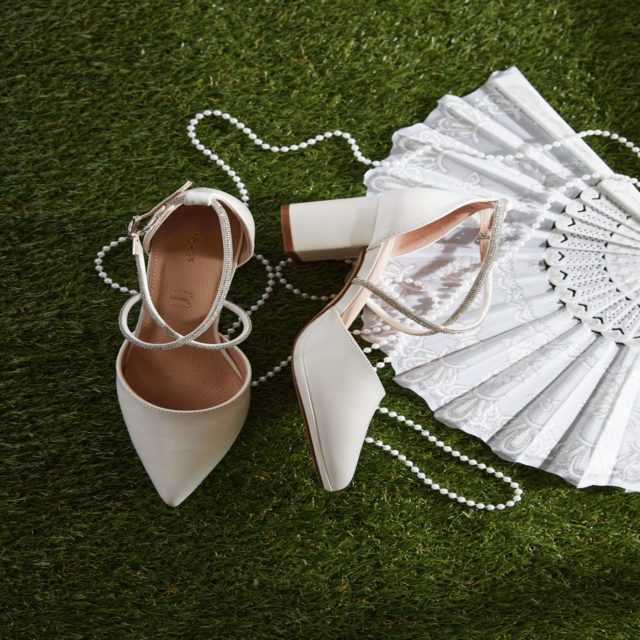 Przed Tobą jeden z najpiękniejszych dni w życiu. Jako Przyszła Panna Młoda zasługujesz na dodatki, które dopełnią Twoją wizję ideału. Od stabilnych słupków z błyszczącymi paskami po subtelne szpilki – mamy model, który pasuje do Twojej sukni, Twojej osobowości i Twojego budżetu🧡🔍256629
🔍370381
🔍341989
🔍364666