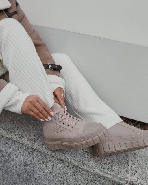 Codzienny luz w zimowej odsłonie 🤍
Miękka dzianina, ciepłe wnętrze kurtki i beżowe botki, które pasują do wszystkiego.
Idealne, gdy wygoda i styl idą w parze.
🔍 398650