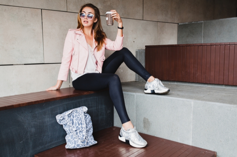 Stylizacje z legginsami. Hit dla miłośniczek wygody!