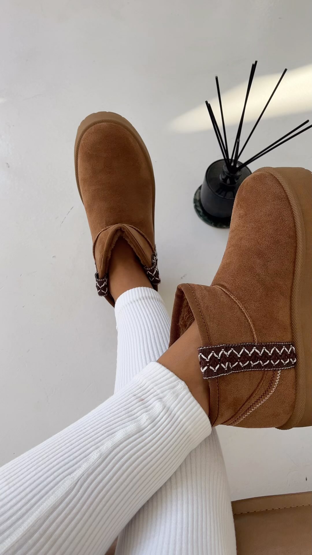 Śniegowce na wysokiej platformie to HIT tego sezonu! 🤎 na naszej stronie mamy wiele modeli - wejdź na born2be.pl 🧡
#śniegowce #butyzimowe #born2beshoes