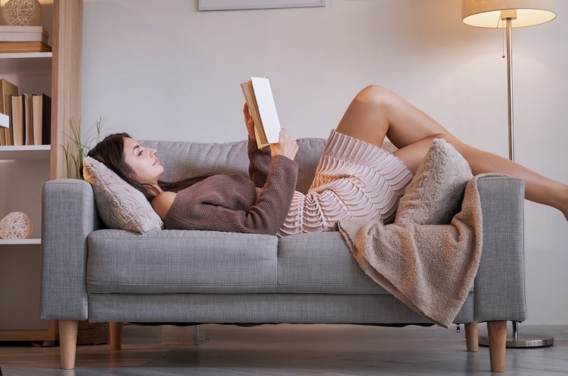 Ubrania po domu – jak wyglądać dobrze i czuć się komfortowo w domowym zaciszu?