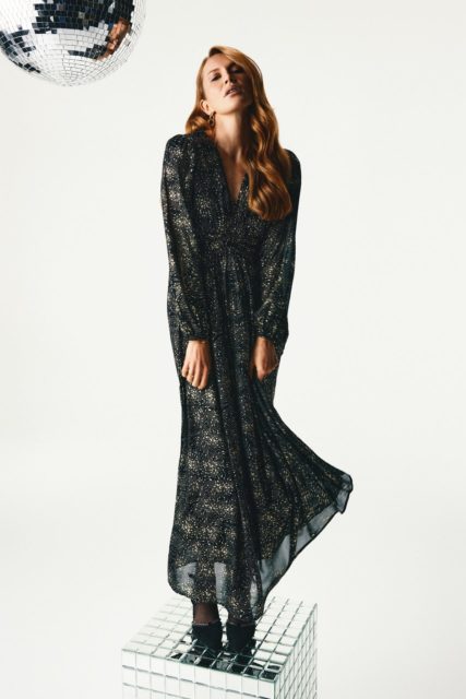 Śniegowce to nie tylko praktyczny wybór na zimę, ale też uniwersalny element stylizacji. Świetnie łączą się zarówno z casualowymi lookami, jak i bardziej dopracowanymi zestawami, dodając im luzu i nowoczesnego charakteru.🔍354426