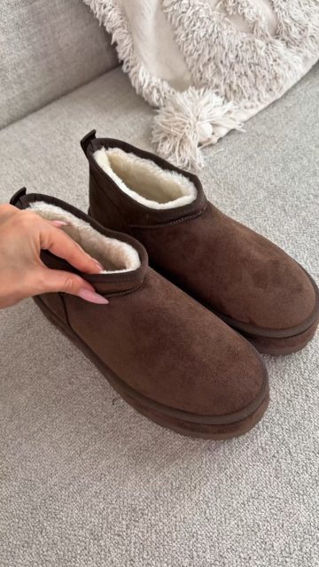 Komfort level: maks.
Ciepłe wnętrze, miękka cholewka i podeszwa, która ogarnia każdą pogodę.
Buty, które zakładasz raz… i nosisz codziennie.
🔍364360