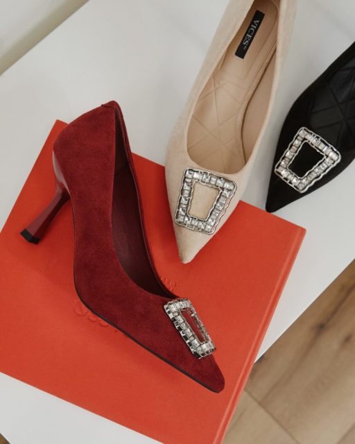 Świąteczny błysk w najlepszym wydaniu ✨
Szpilki, które same w sobie są biżuterią — dodadzą blasku każdej stylizacji.
https://born2be.pro/49JNpvm