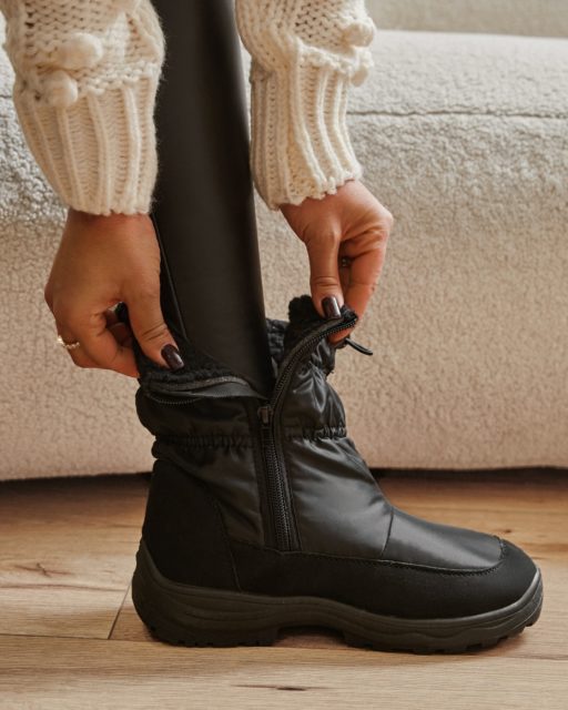 Total white look, który wygląda jak spacer po świeżym śniegu — czysty, lekki i wyrazisty jednocześnie. Białe śniegowce dodają charakteru i pokazują, że styl i wygoda mogą iść ramię w ramię. To stylizacja, która robi po prostu efekt wow.
🔍354427