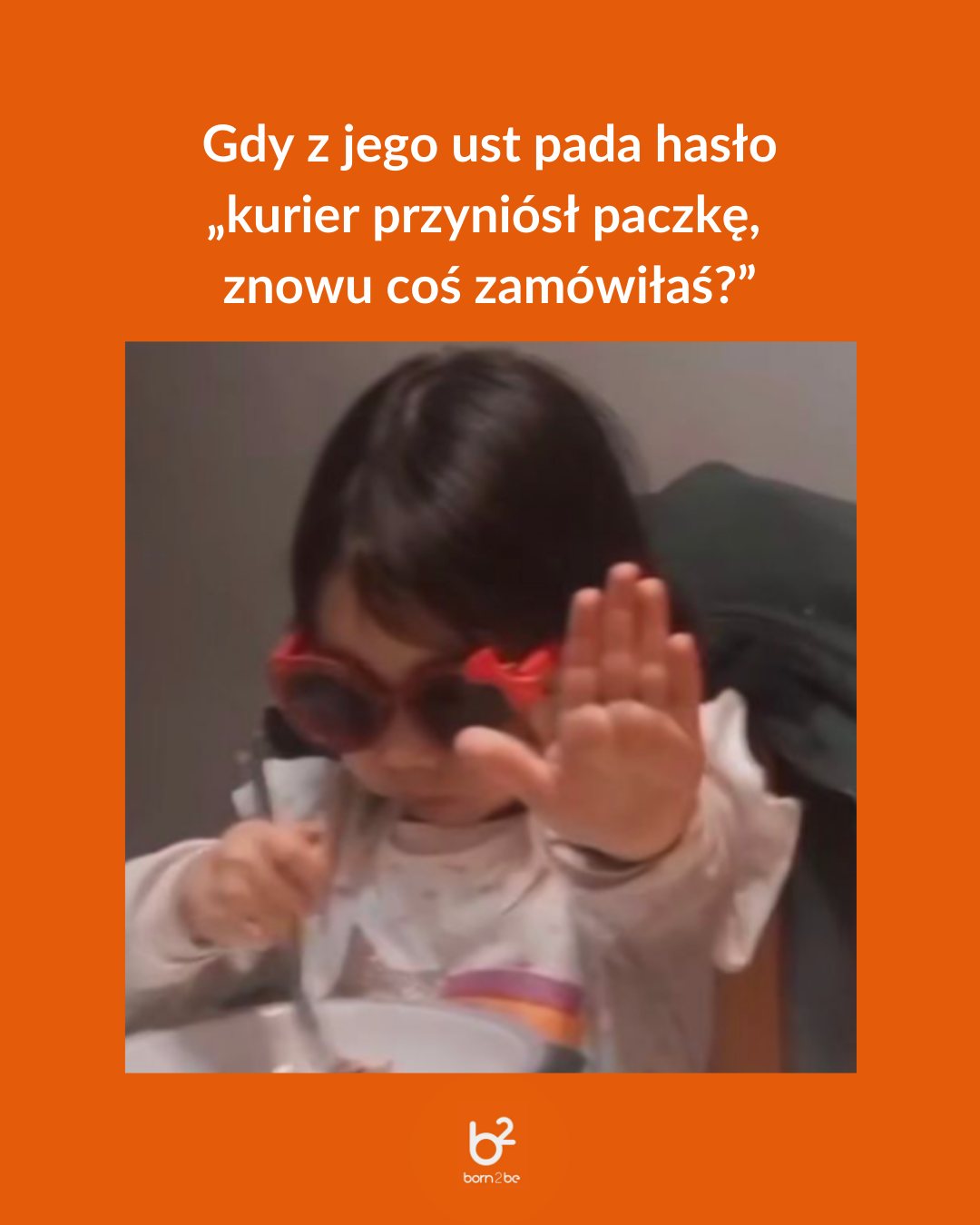 Widzisz to słońce za oknem? ☀️ To nie tylko znak, że kawa mrożona smakuje lepiej, ale też oficjalny sygnał do odświeżenia szafy! Gdy temperatura rośnie, a Ty słyszysz po raz setny „Znowu coś zamówiłaś?”, po prostu zrób tę minę i daj zna znać, co odpowiadasz!Psst... Najlepszy komentarz zasługuje na niespodziankę!
