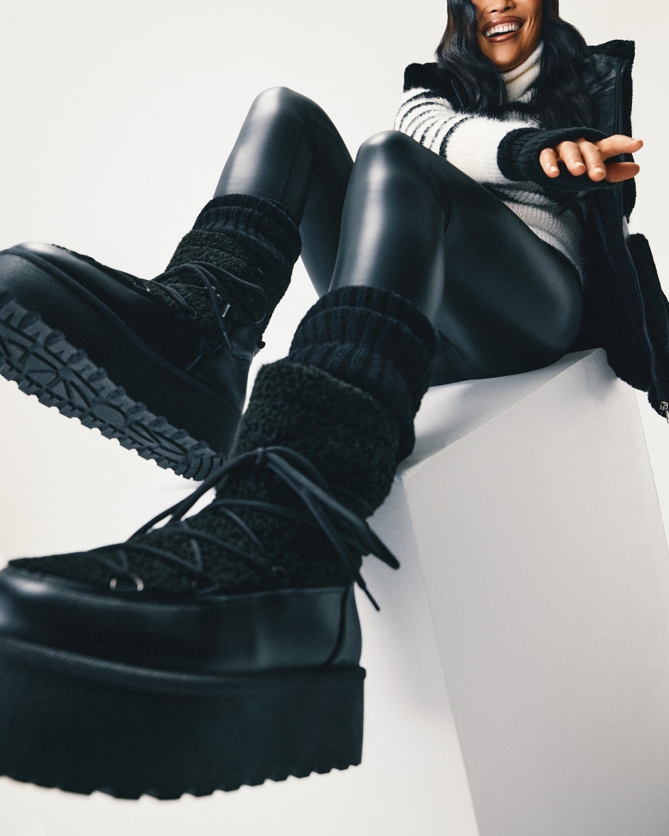 Zanim dopadnie Cię pierwszy naprawdę lodowaty poranek — uzbrój się w śniegowce, które trzymają ciepło i dają pewność kroku. Ten model to tarcza przeciw mrozowi: miękkie wnętrze, solidna podeszwa i zero kompromisów. Sprawdź, zanim temperatura poleci w dół. https://born2be.pro/4isYeUT